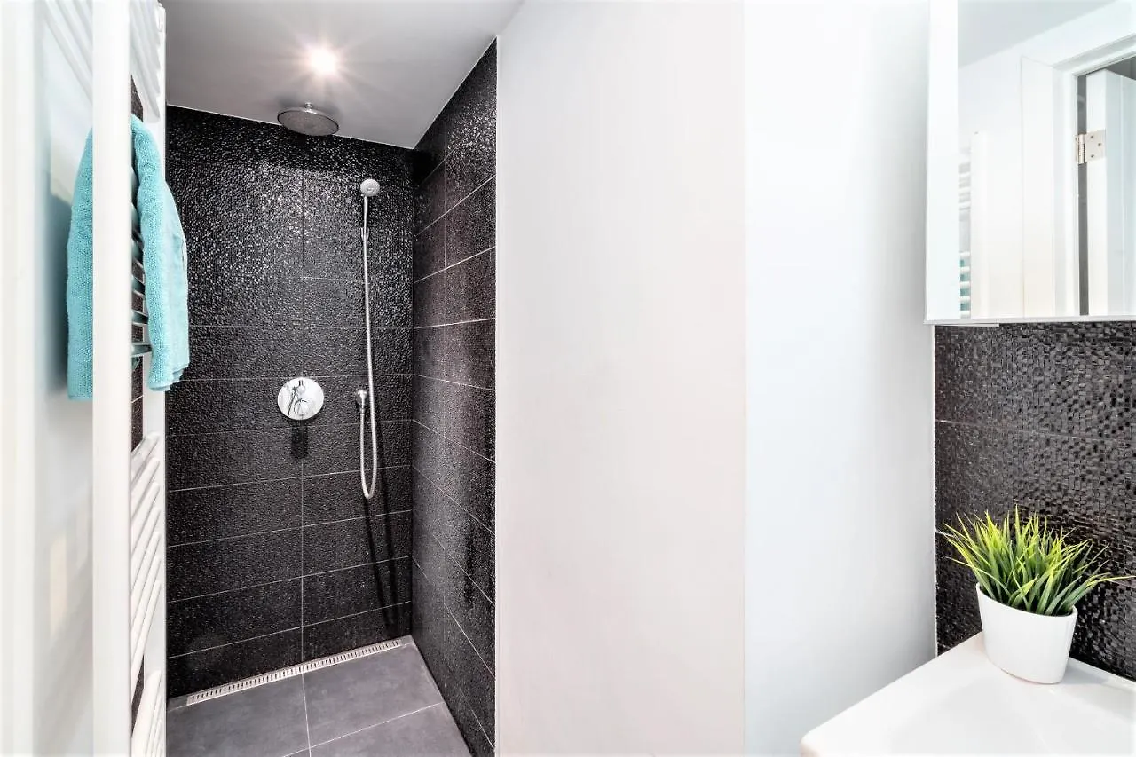 Beautiful Terrace Apartment In The Heart Of 안트베르펜